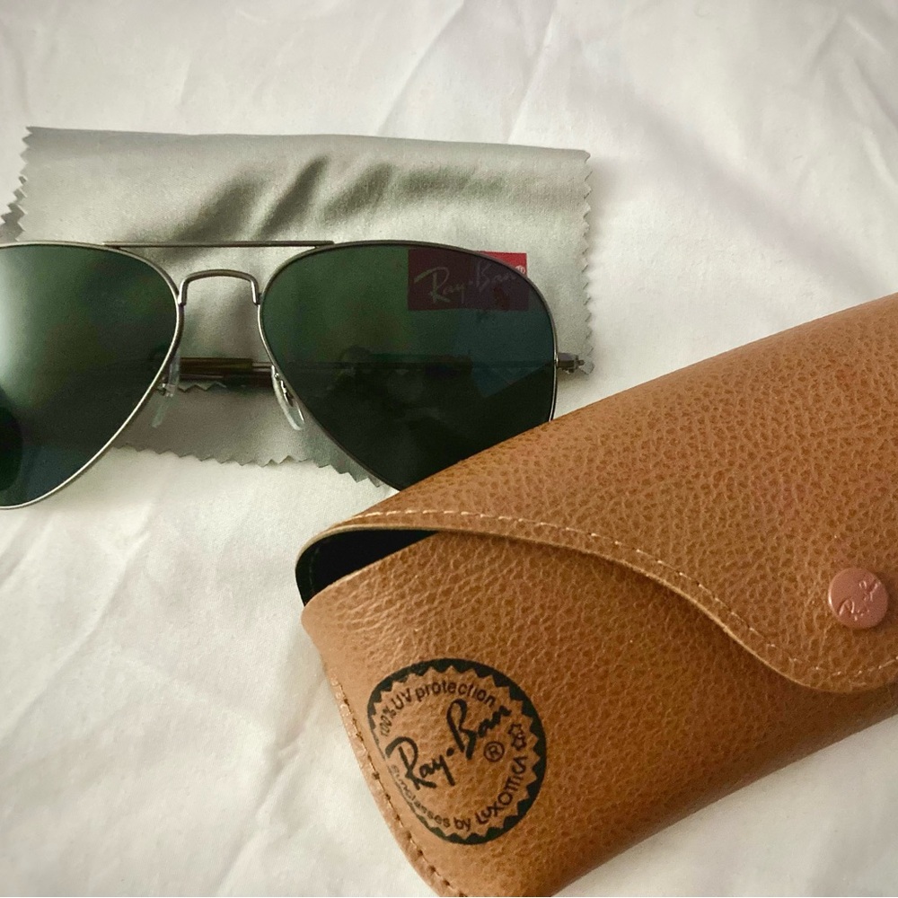 Ray-Ban Aviator Sunglasses with Case
